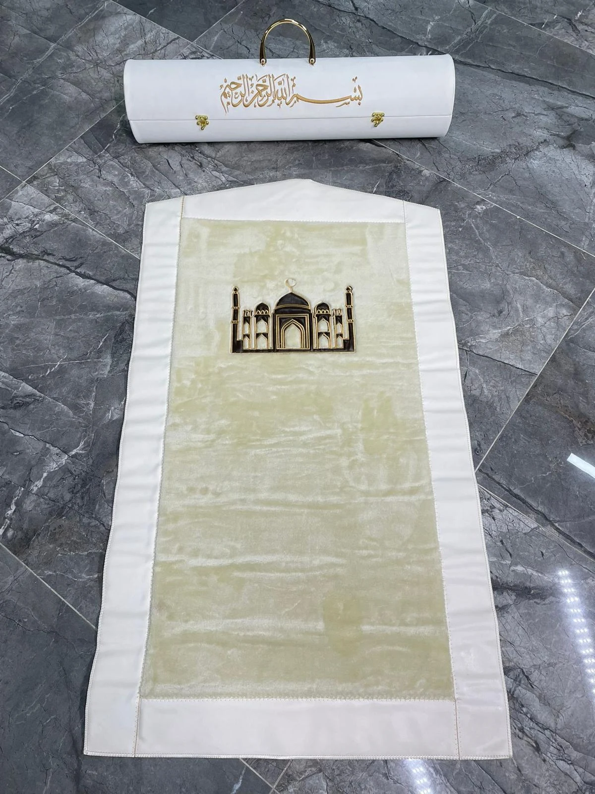 ÇANTALI ÖZEL TASARIM  DERİ KADİFELİ SECCADE 9